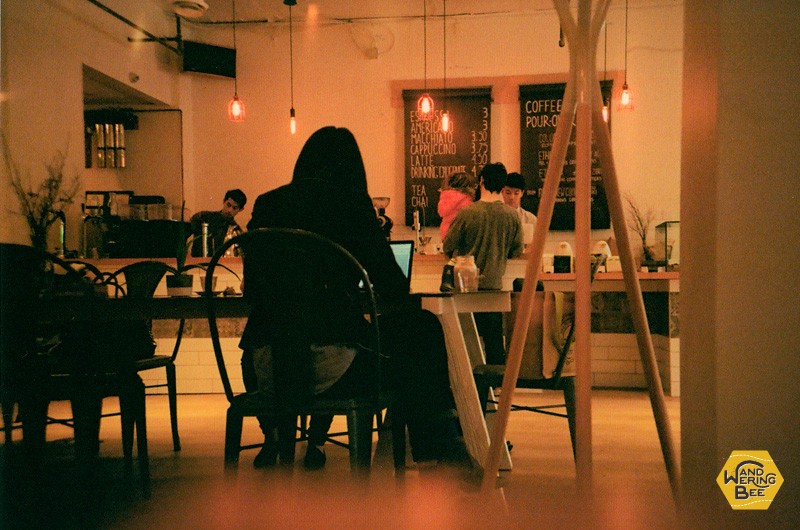 個人経営のカフェはそれぞれの個性を活かした集客をしています