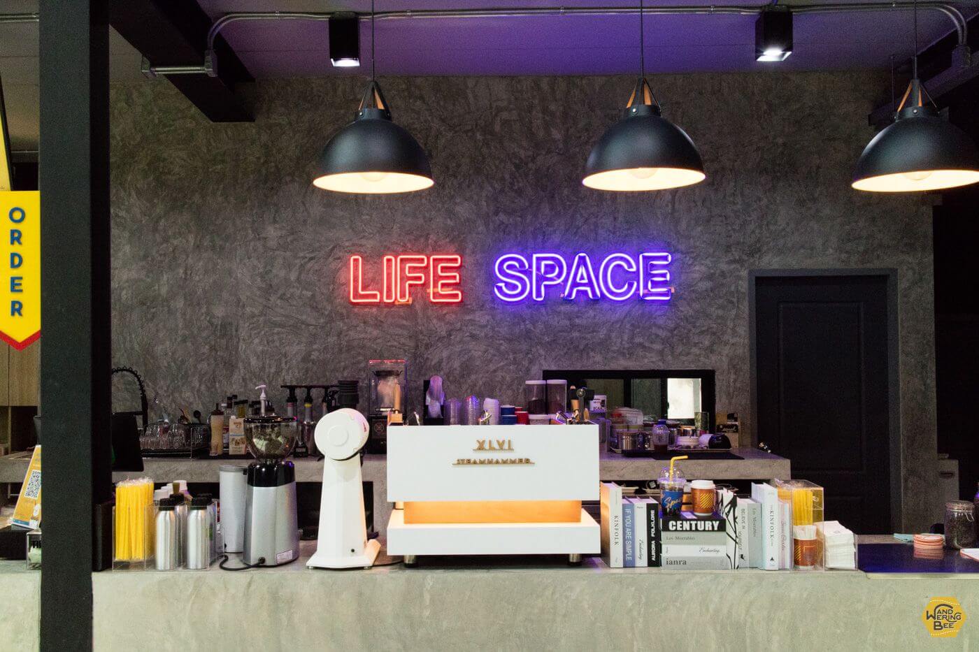 コワーキングスペースLife Space内に併設のカフェ