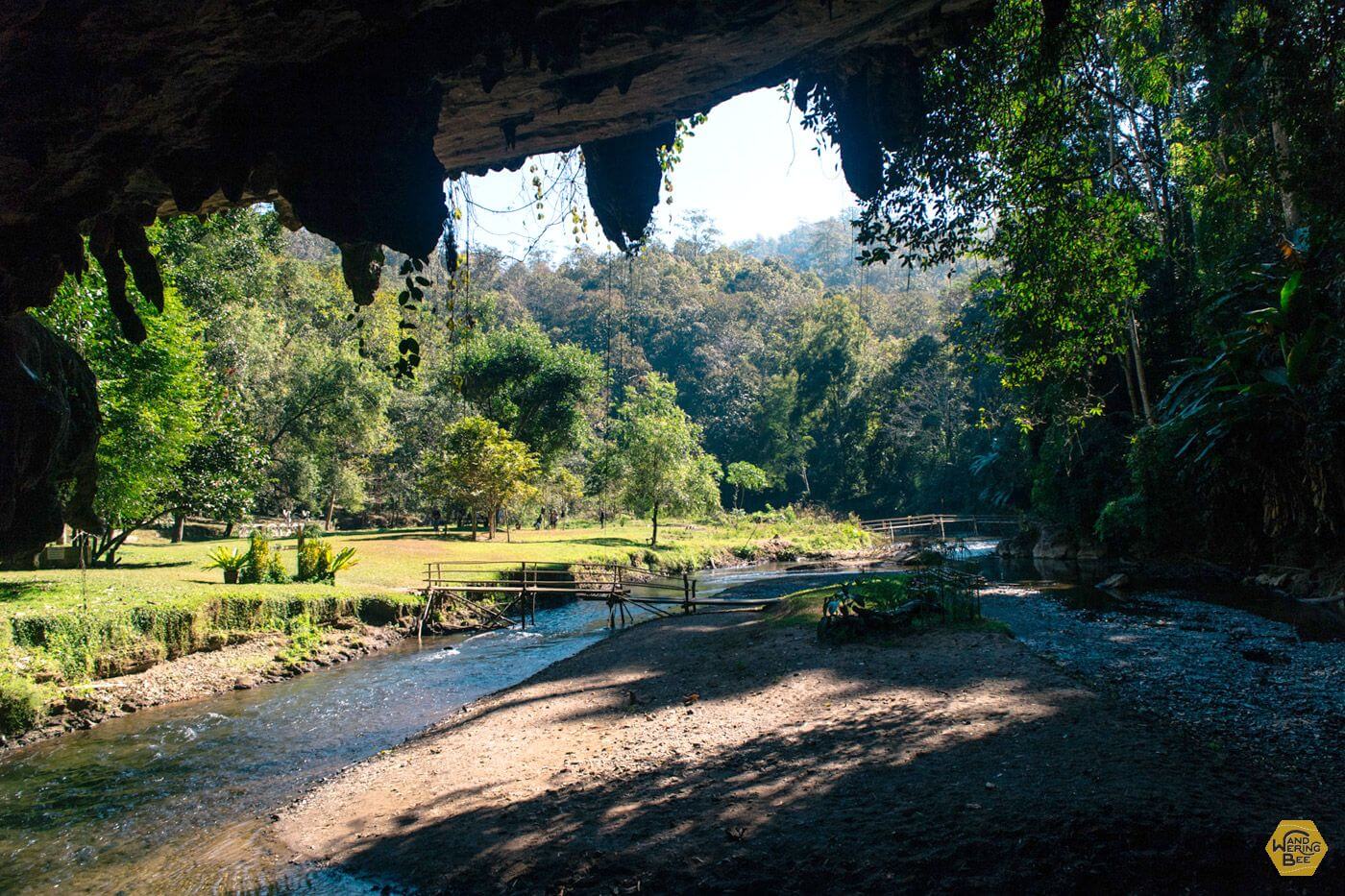 ナムロート洞窟の内部は季節によって見学できる範囲が変わります